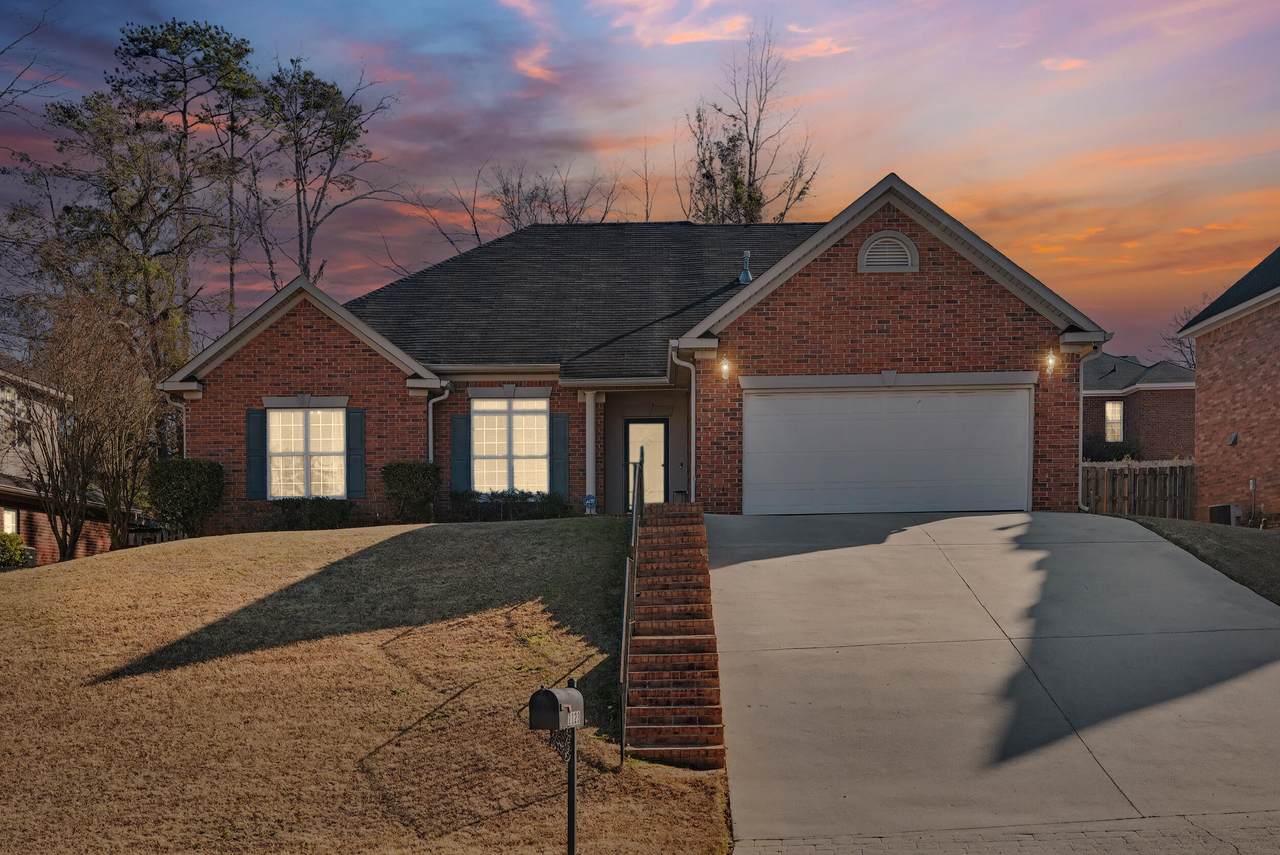 1123 Hampstead Place - Photo 1
