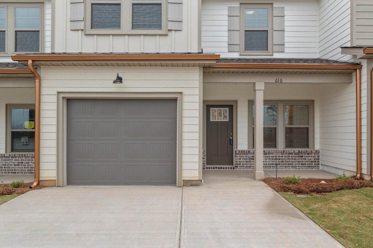 616 Hope St - Photo 1