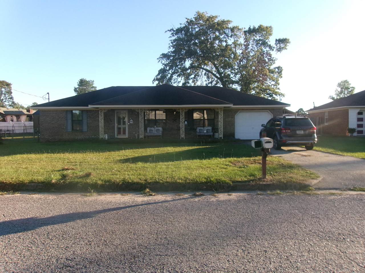 3904 Ellen Street - Photo 1