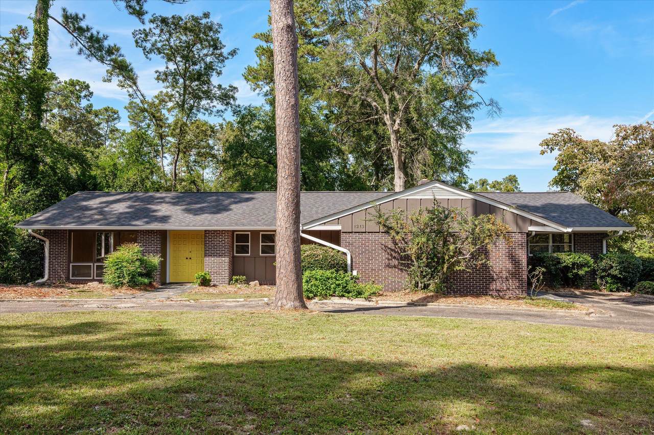 1213 Buckingham Place - Photo 1