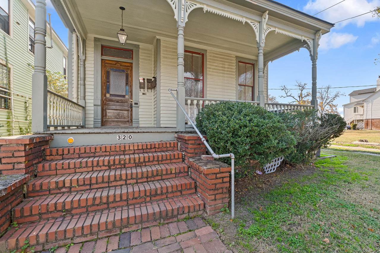 320 Telfair Street - Photo 1