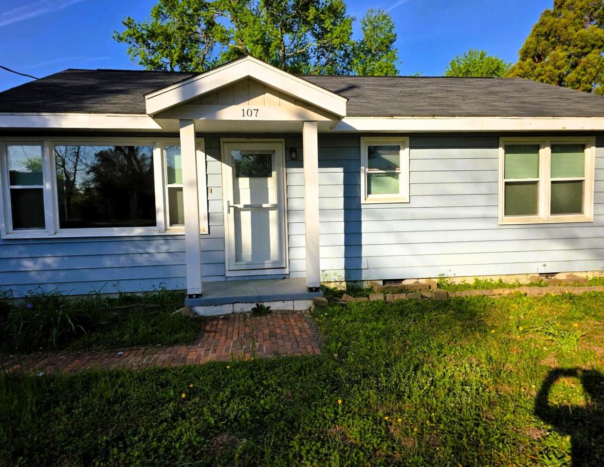 107 Hawthorne Street - Photo 1