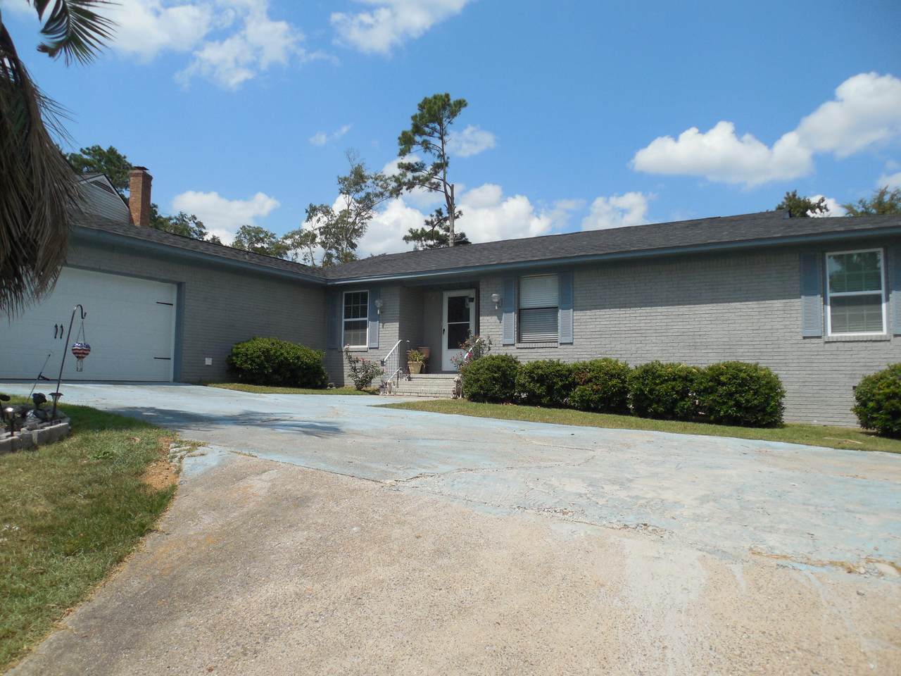 107 Springlakes Circle - Photo 1