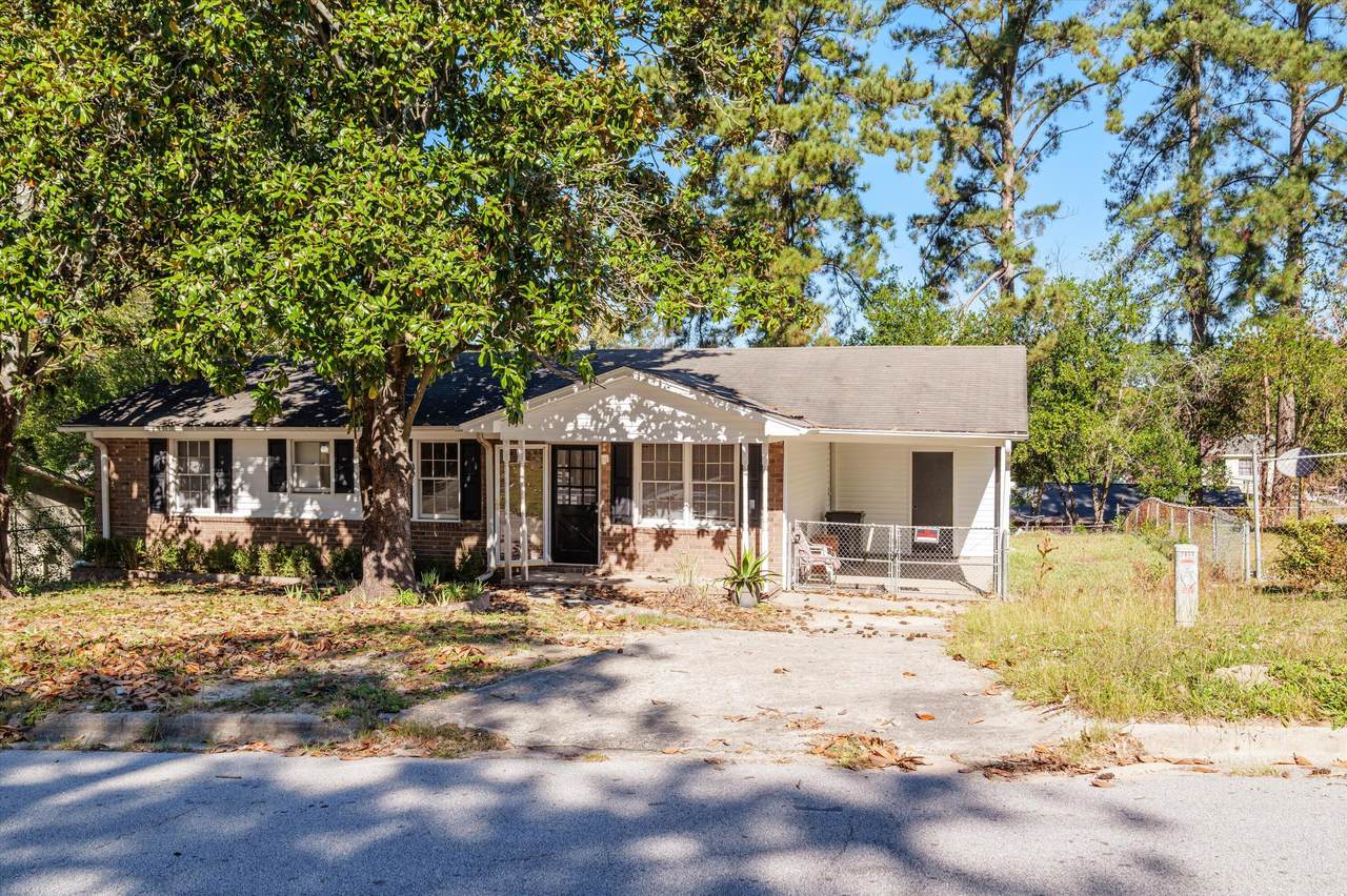 2862 Glenn Hills Circle - Photo 1