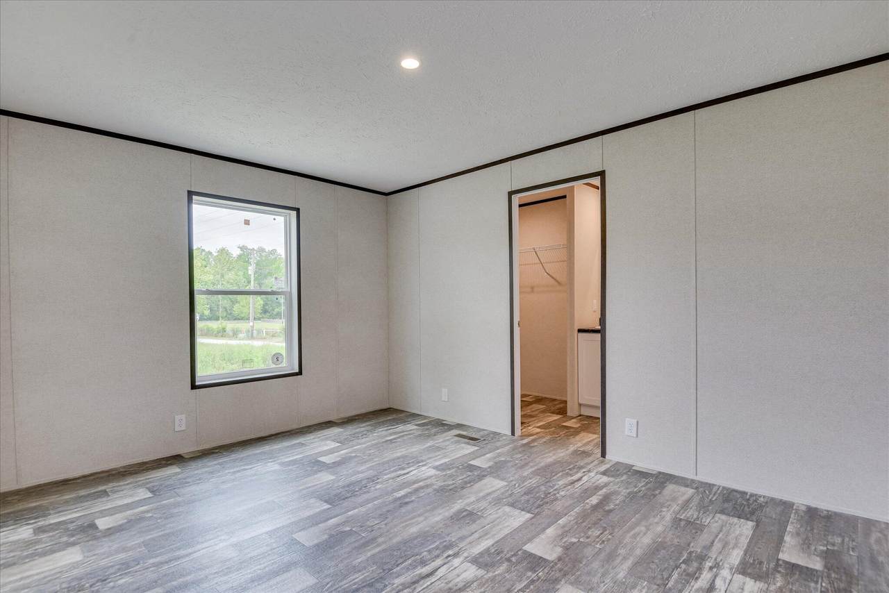 136 Carline Street - Photo 1