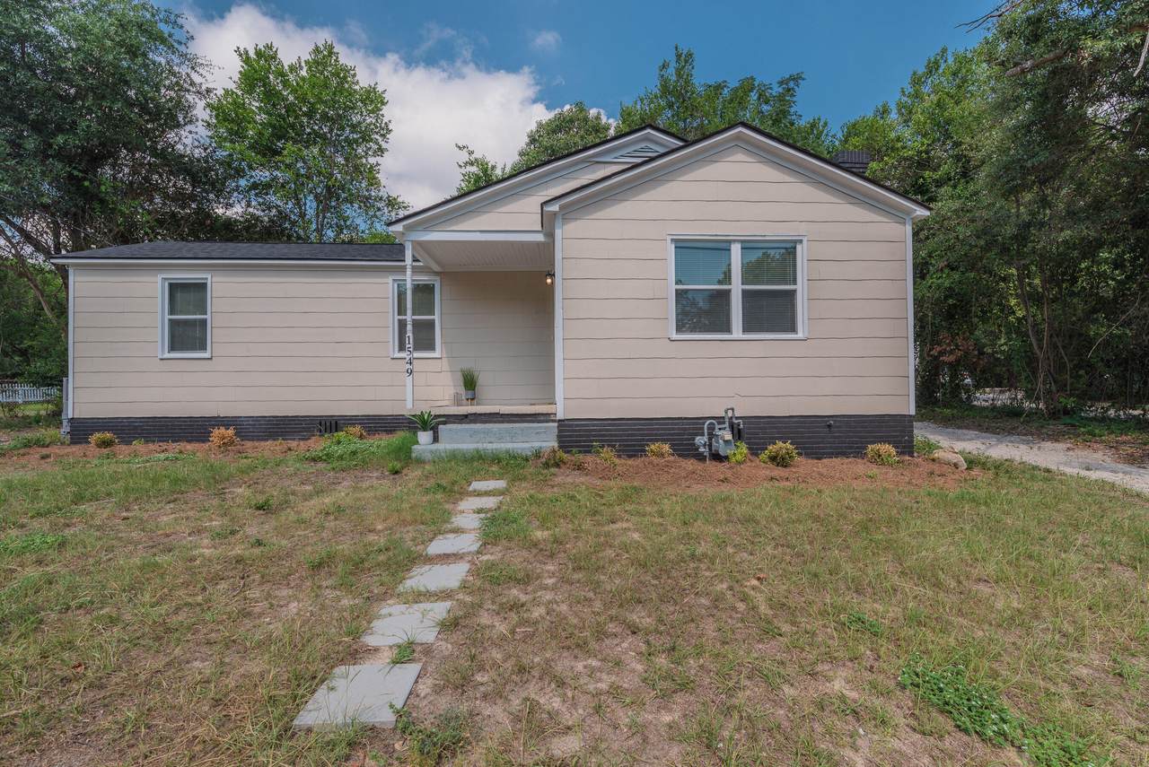 1549 Heath Street - Photo 1