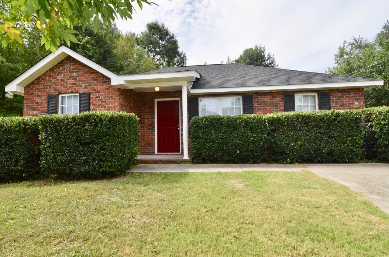 2808 Bennington Drive - Photo 1