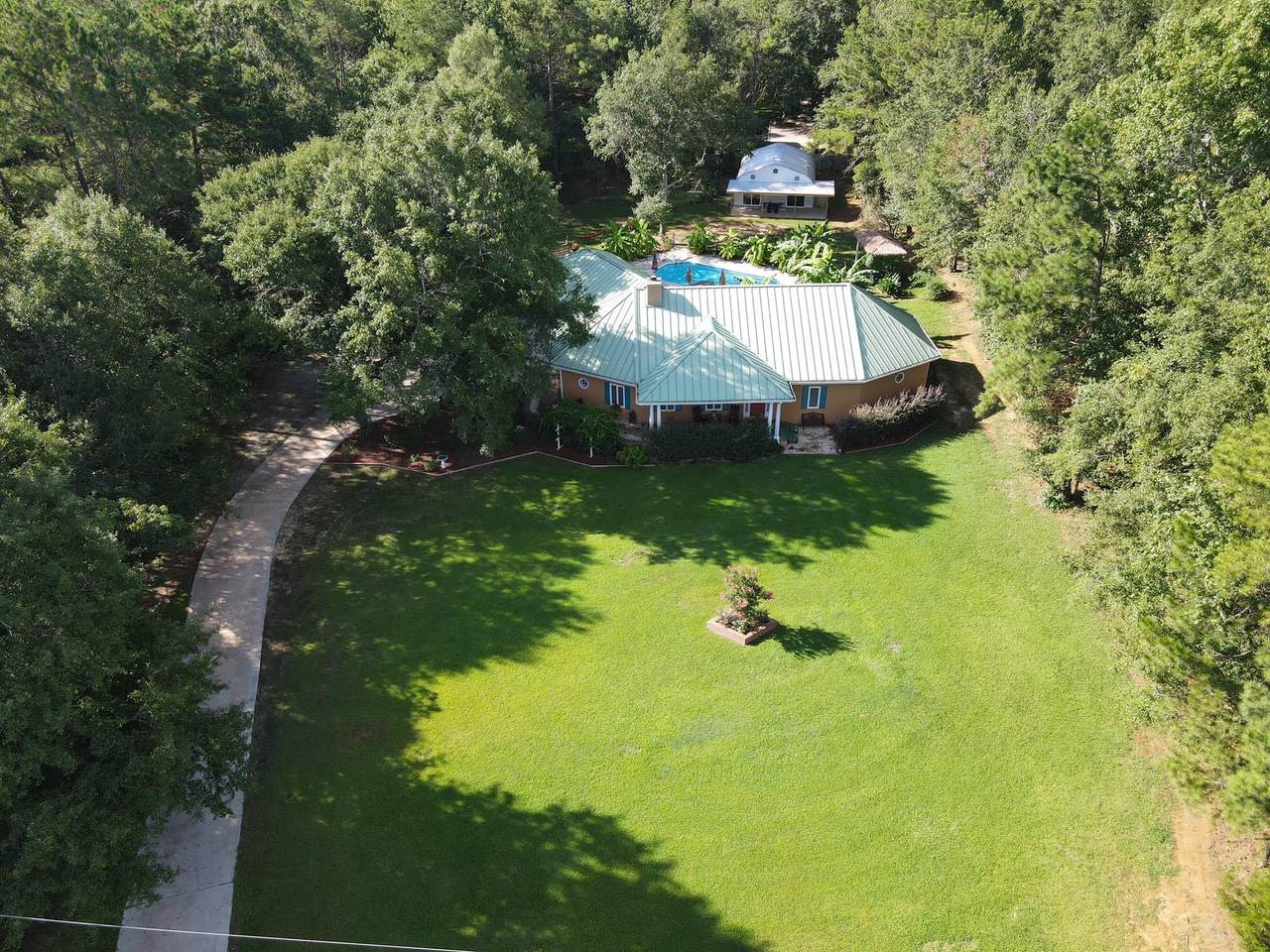 215 St. George Drive - Photo 1