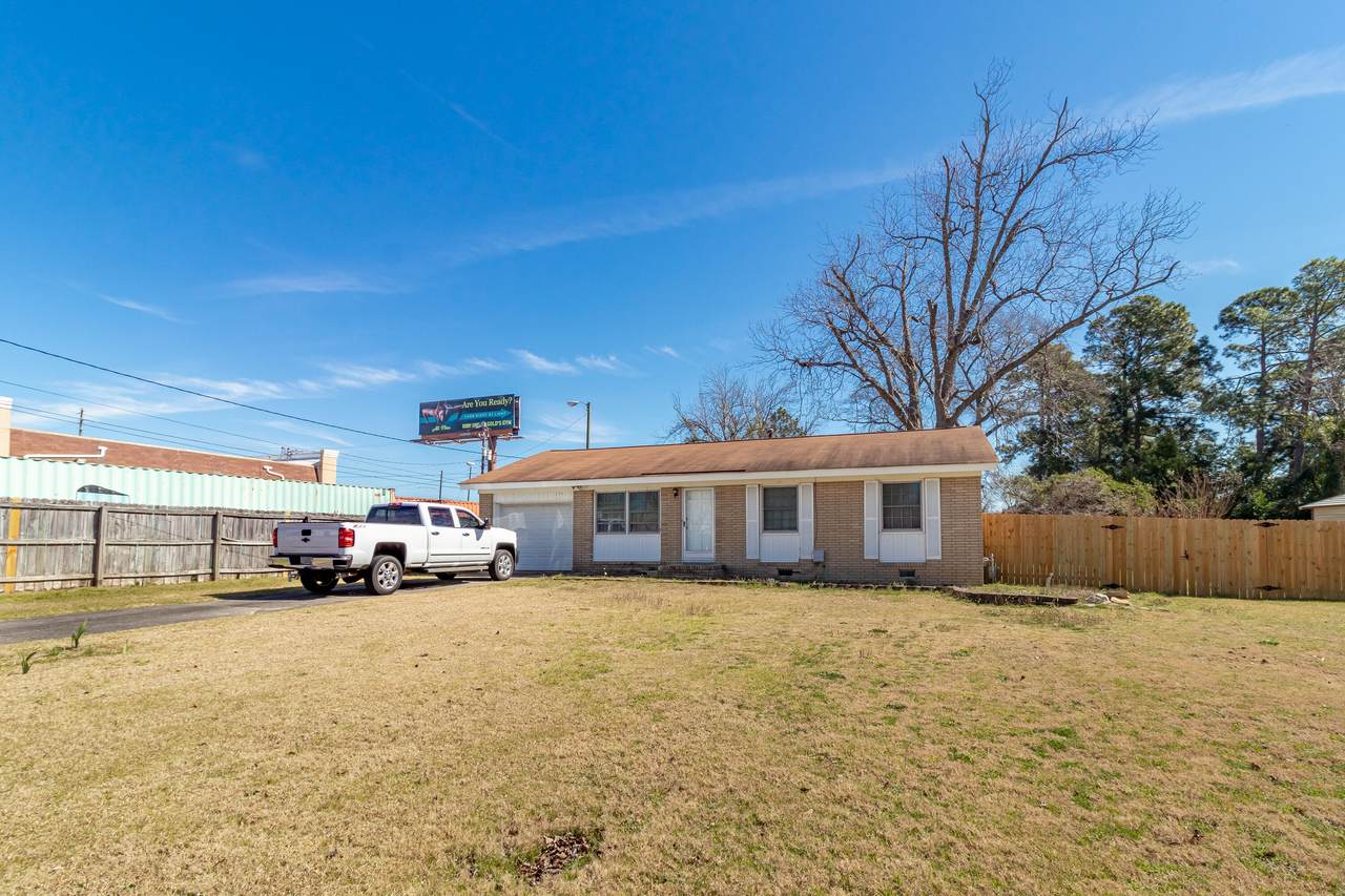 204 Casa Linda Drive - Photo 1