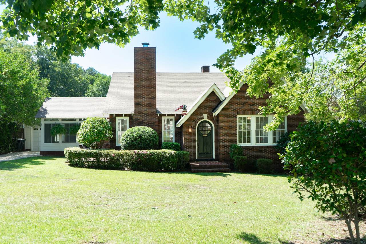208 Summit Avenue - Photo 1
