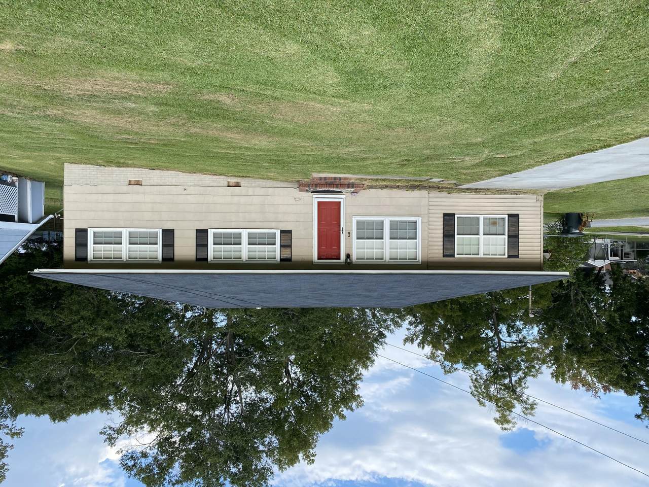 700 Hillcrest Drive - Photo 1