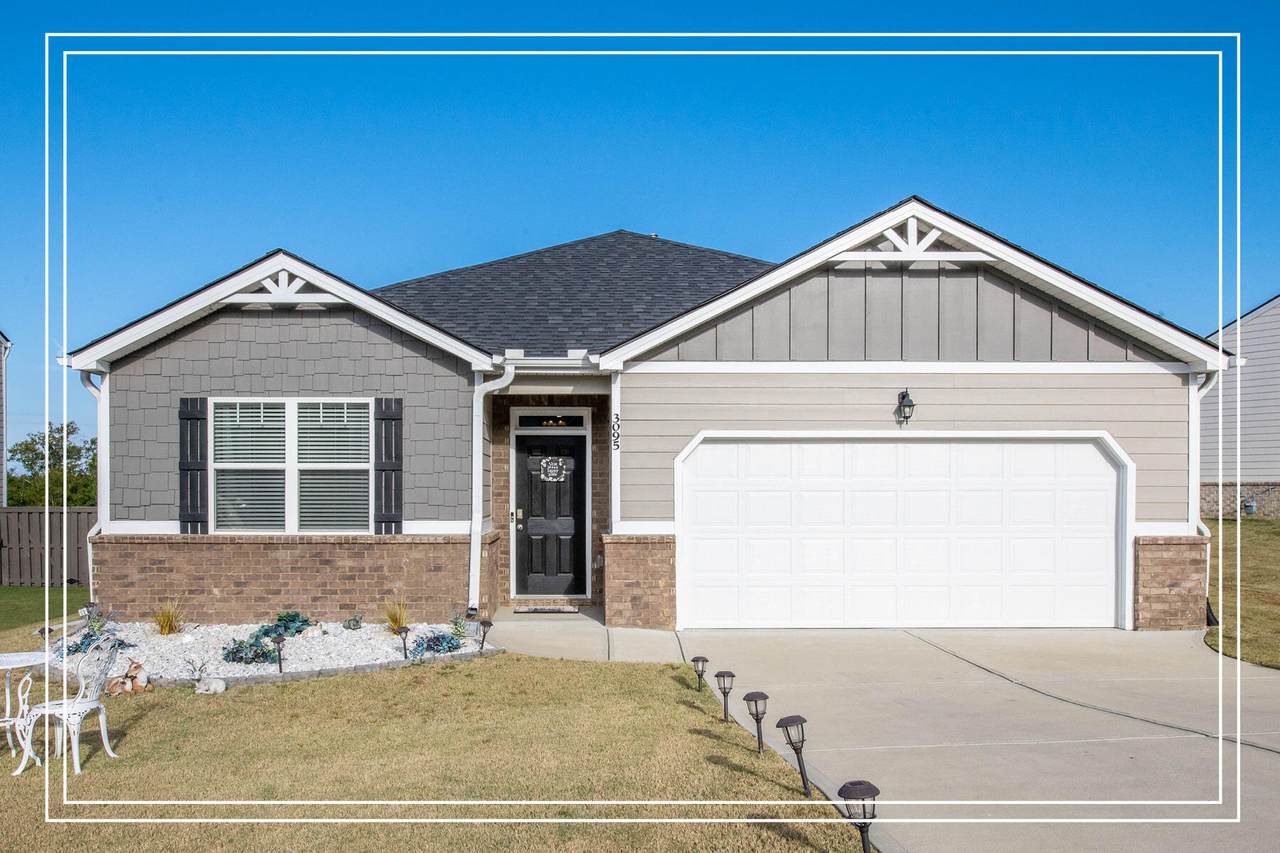 3095 White Gate Loop - Photo 1