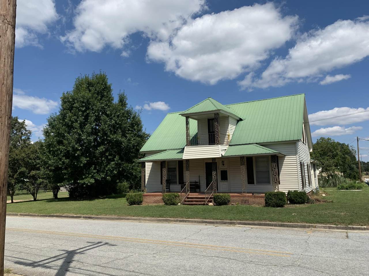 302 Russell Street - Photo 1