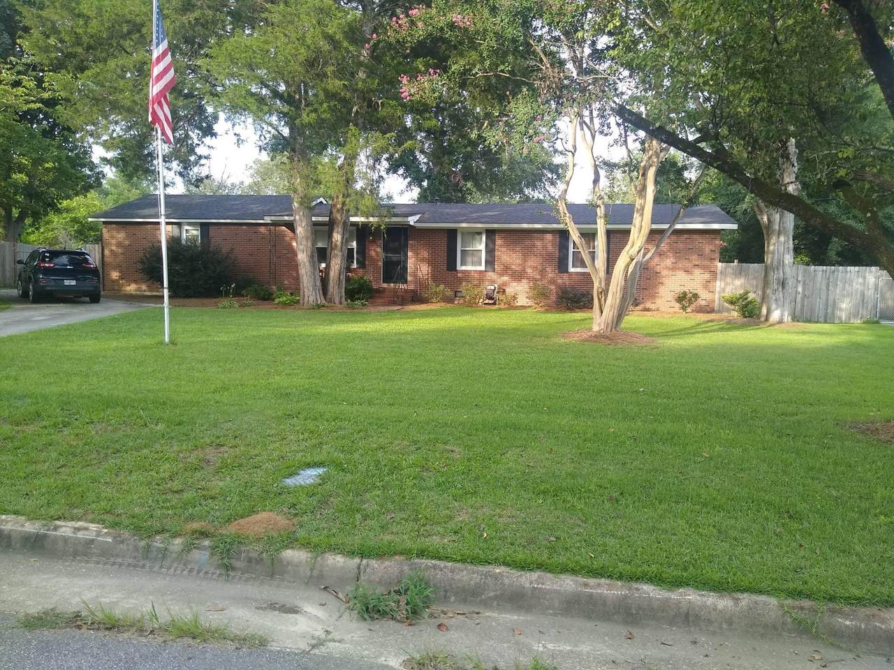 404 Russell Street - Photo 1