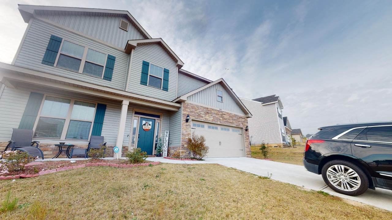 984 Burlington Drive - Photo 1