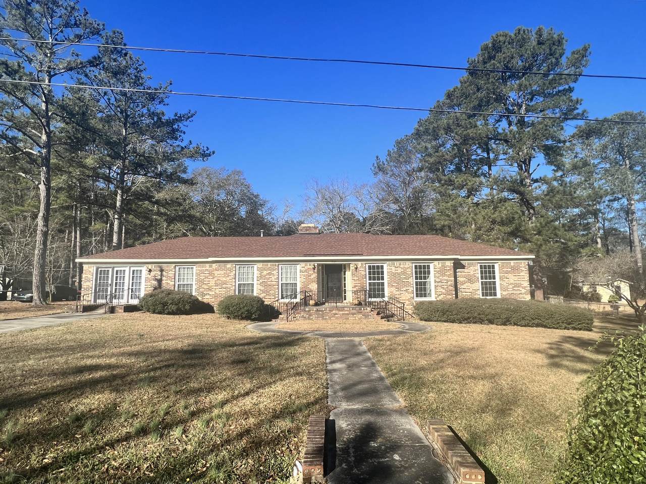 605 Hemlock Drive - Photo 1