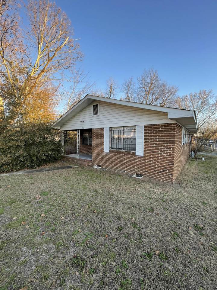 2112 M L King Jr Boulevard - Photo 1
