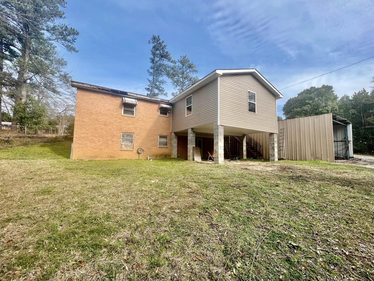 402 Heil Drive - Photo 1