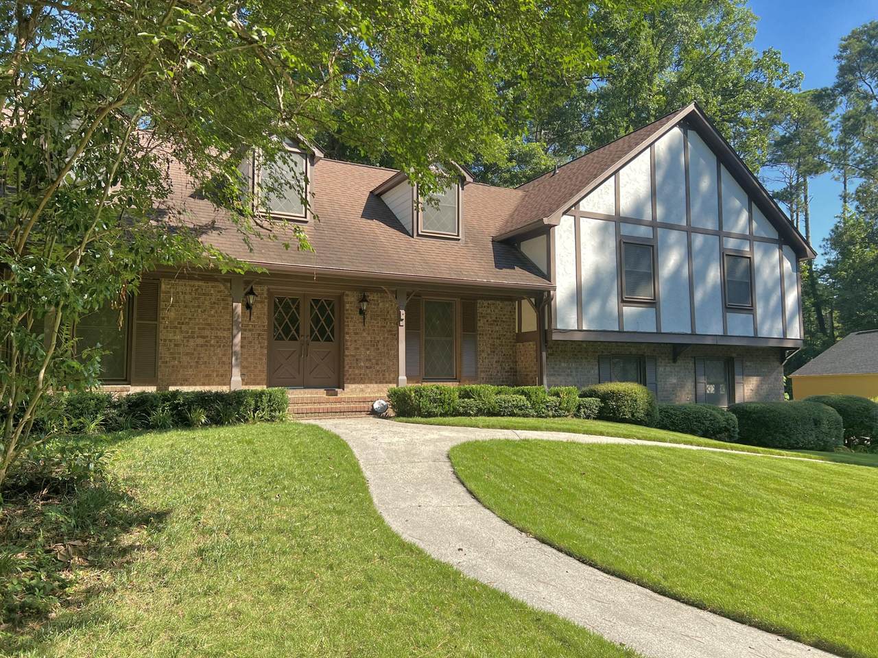 437 Waverly Drive - Photo 1