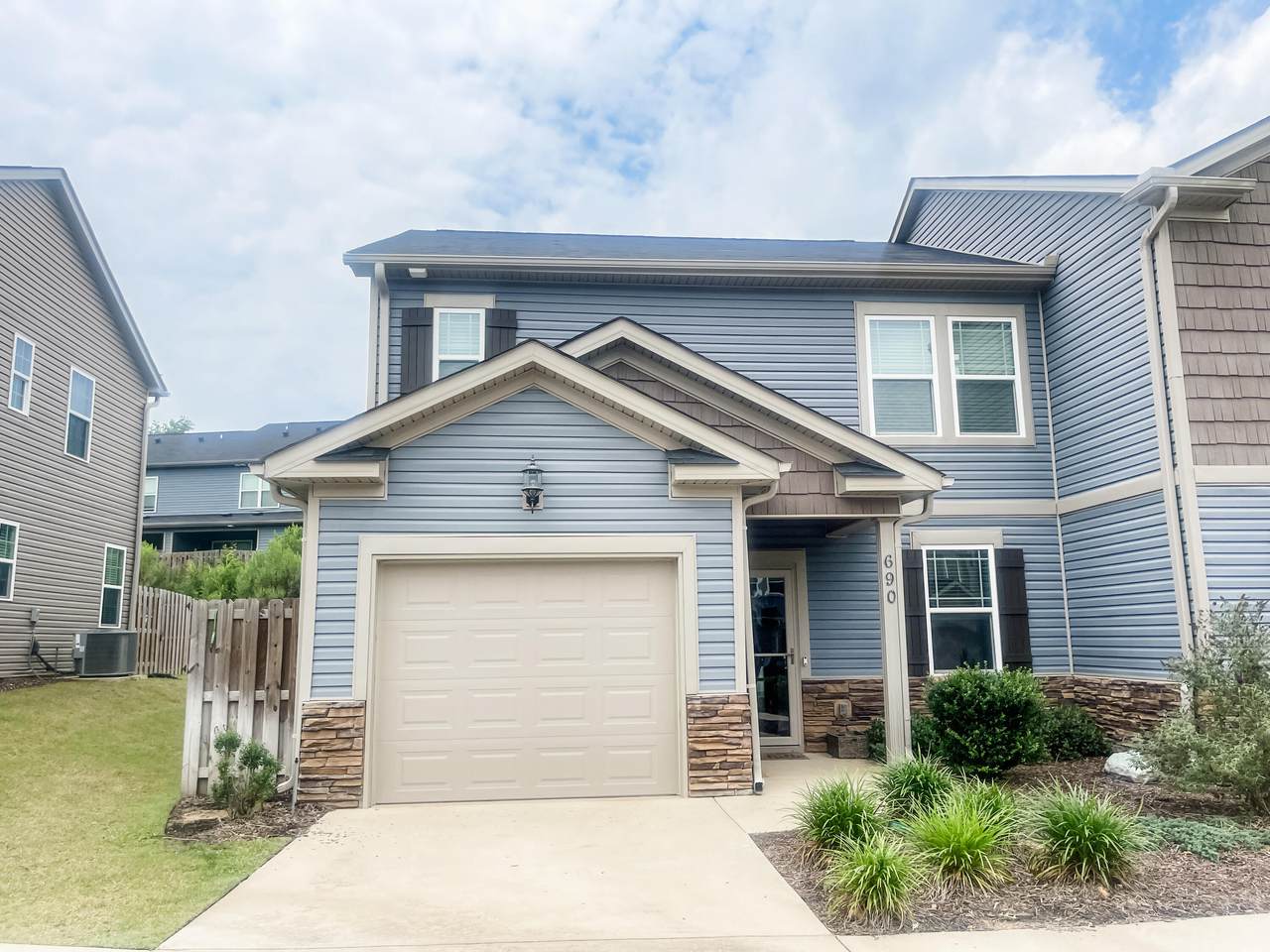 690 Red Cedar Court - Photo 1