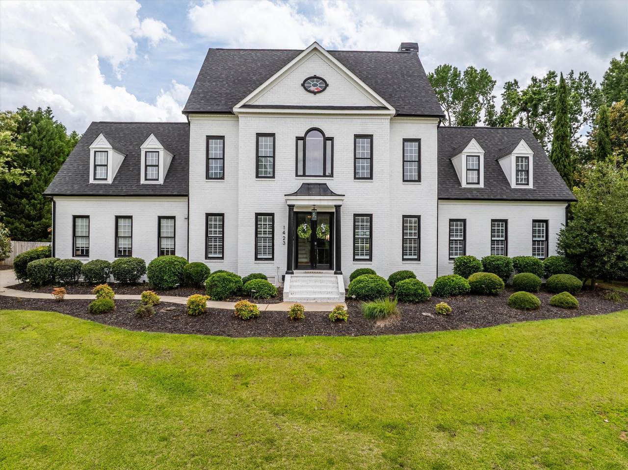 1423 Knob Hill Circle - Photo 1