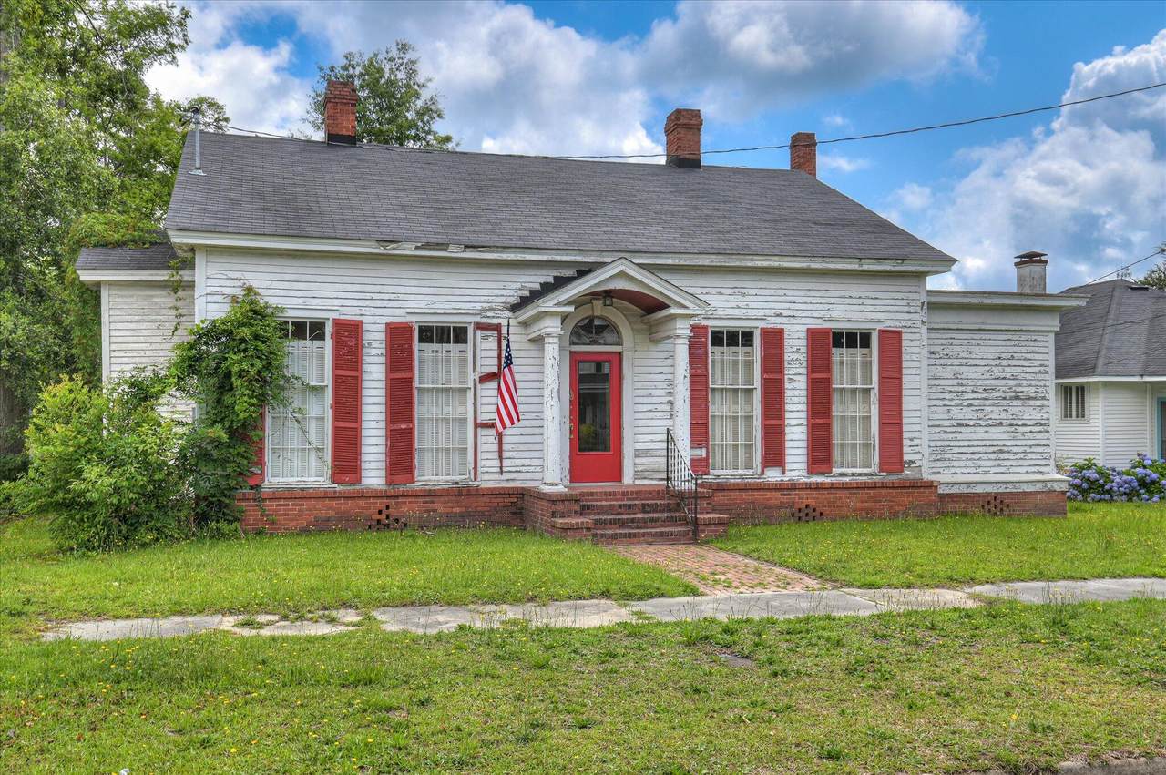 818 Academy Avenue - Photo 1