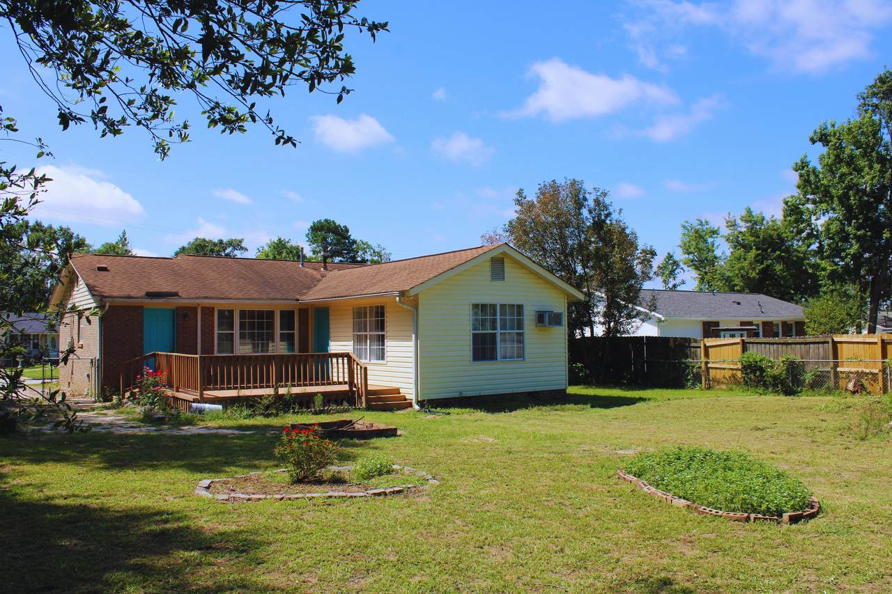 3711 Columbia Drive - Photo 1