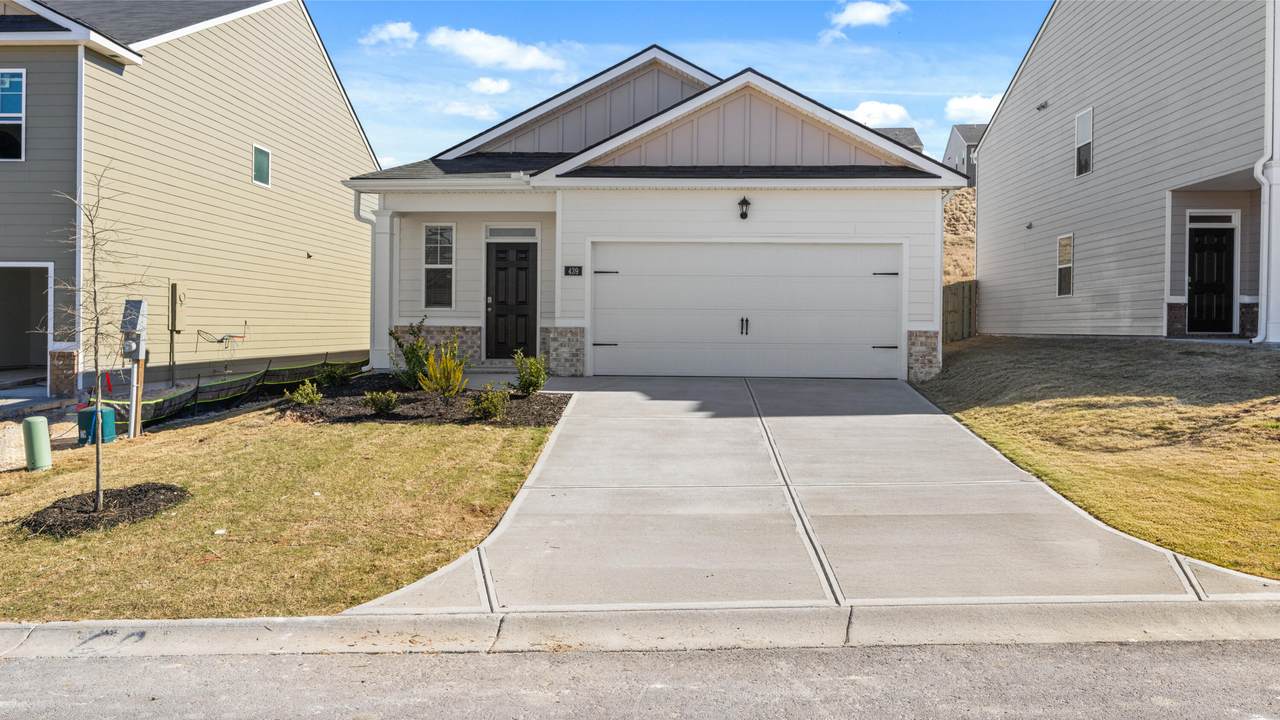 526 Whitby Court - Photo 1