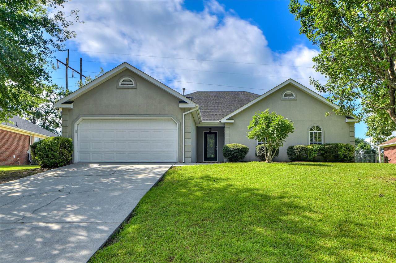 662 Wellington Drive - Photo 1