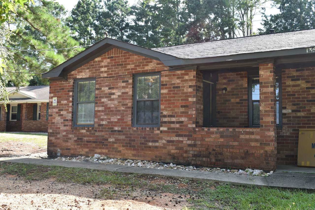 135 Stoneybrooks Place - Photo 1
