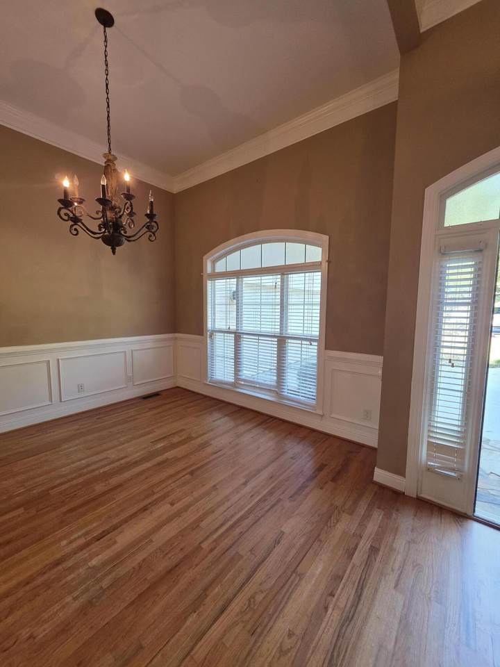 306 Lochleven Court - Photo 1