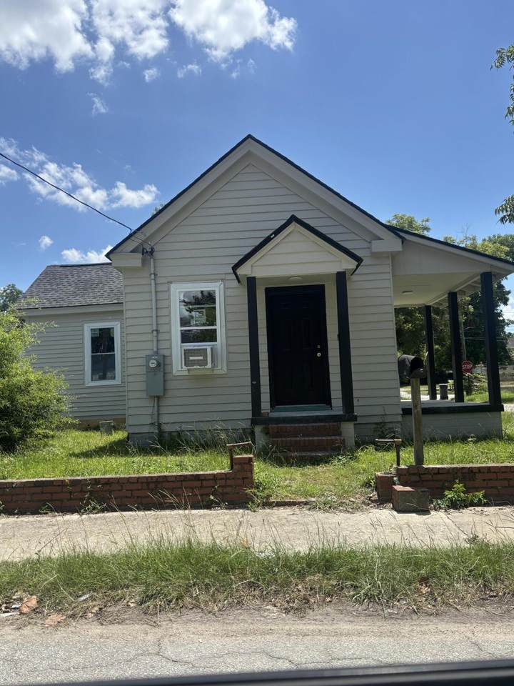 1744 Hicks Street - Photo 1