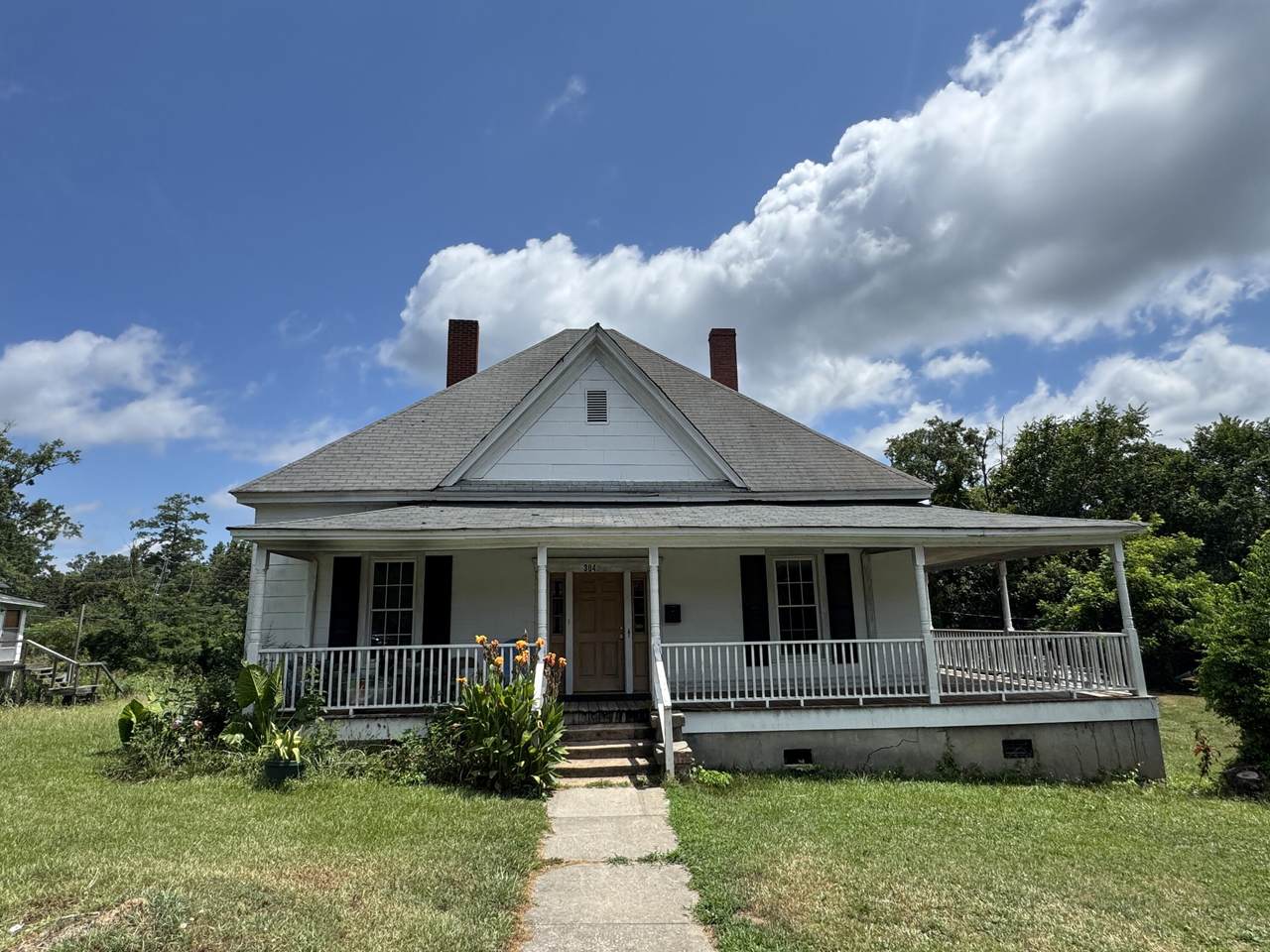304 Oak Street - Photo 1