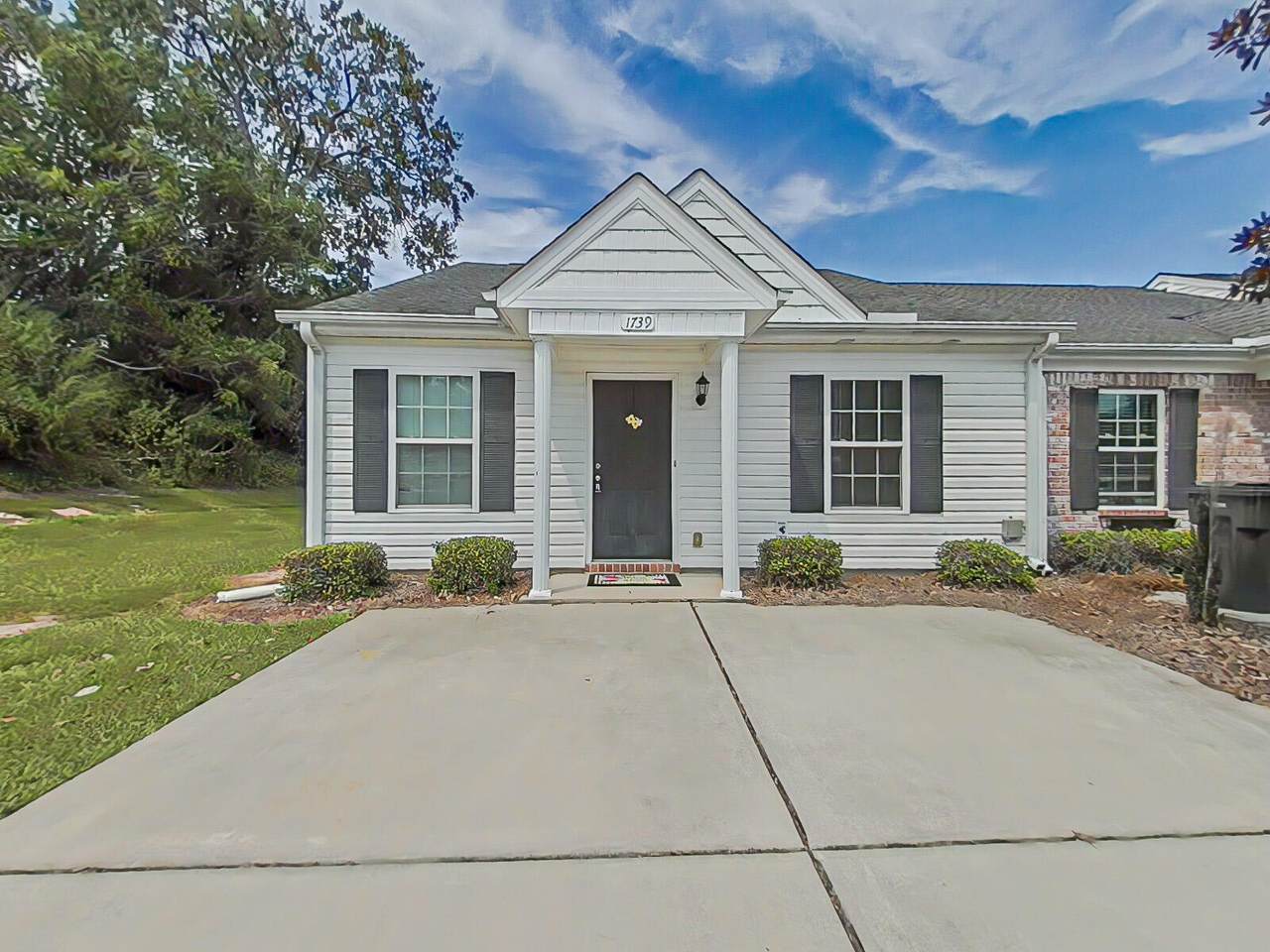 1739 Elizabeth Street - Photo 1