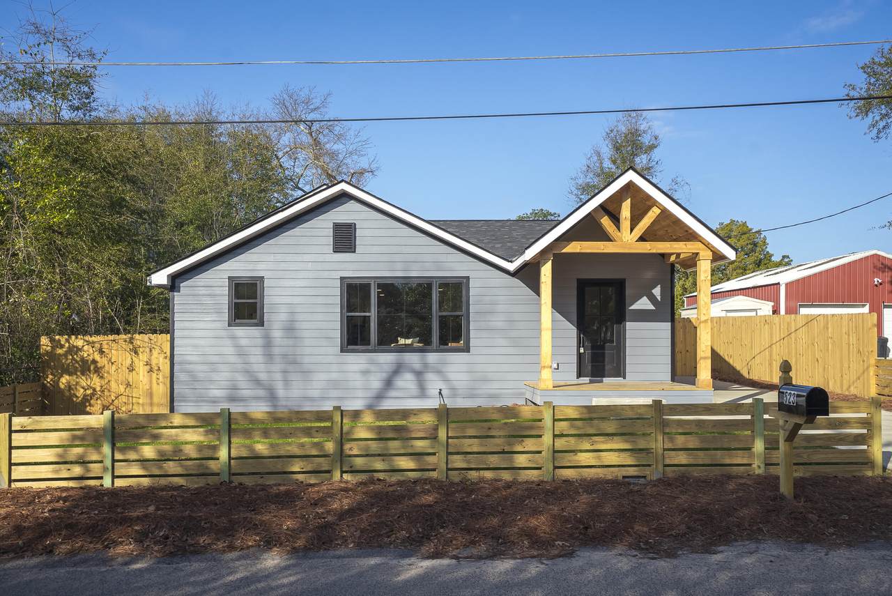 523 Newberry Street - Photo 1
