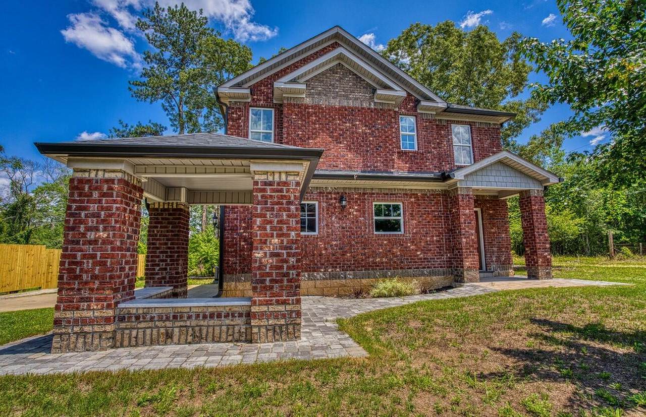 1423 Edgefield Road - Photo 1