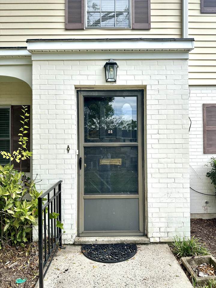 2846 Walton Way - Photo 1