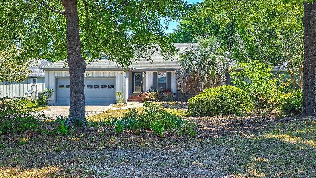 206 Amelia Drive - Photo 1