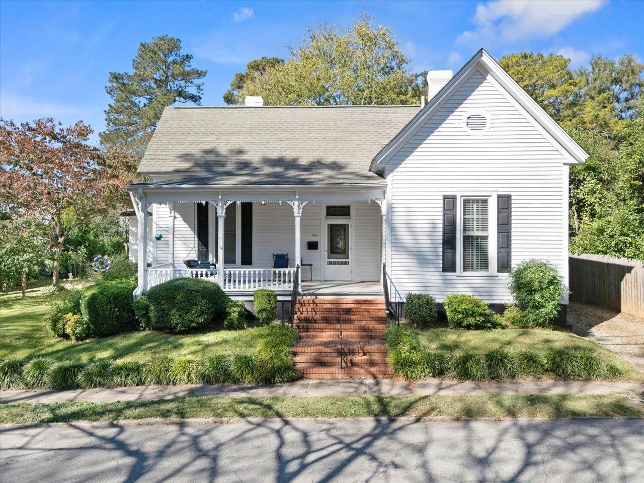 206 Alexander Avenue - Photo 1