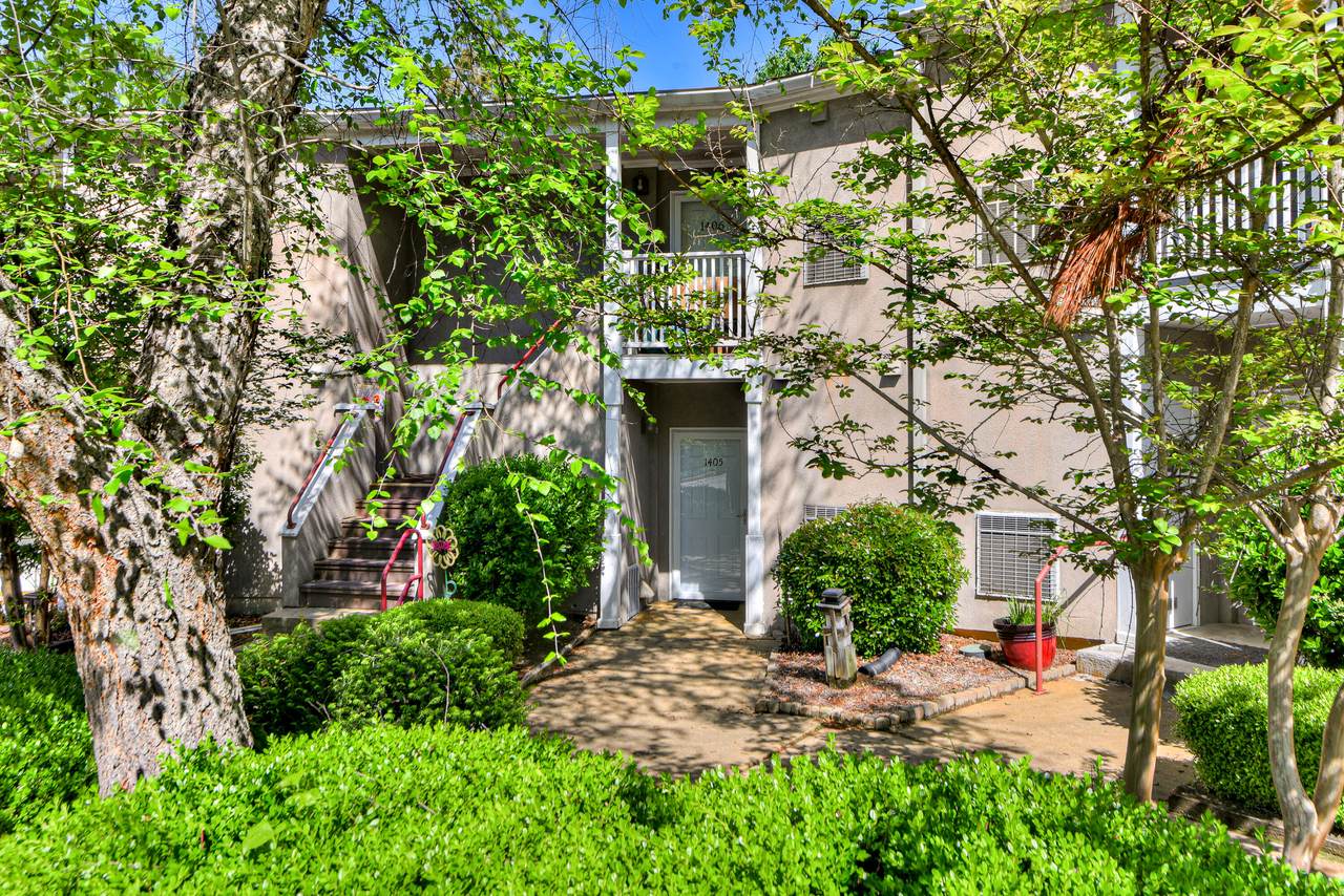 1405 Colony Place Drive - Photo 1