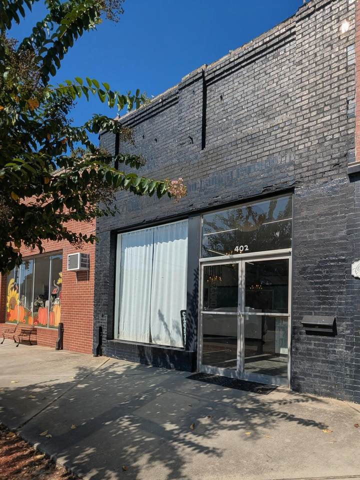 402 Calhoun Street - Photo 1