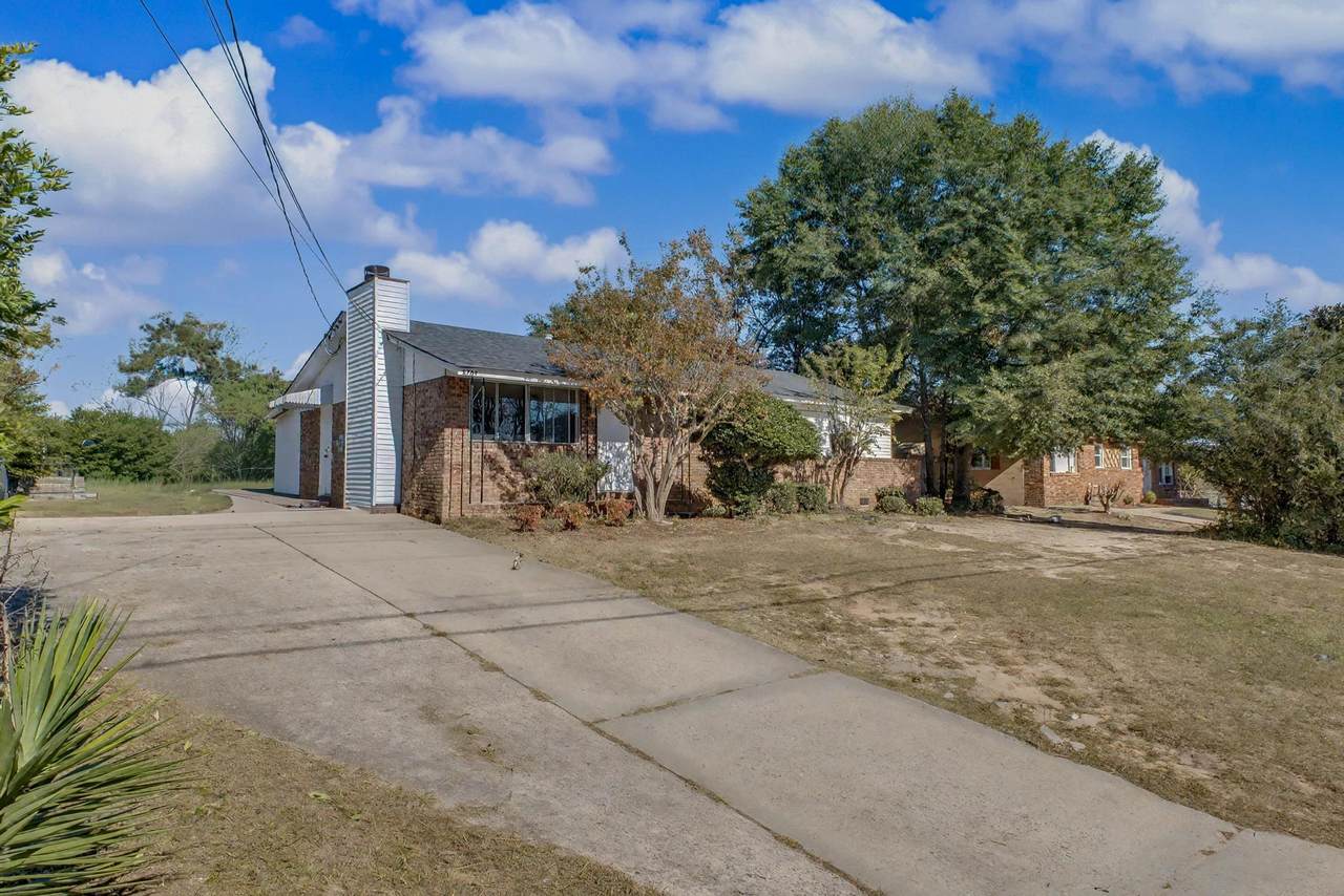 2709 Lumpkin Road - Photo 1