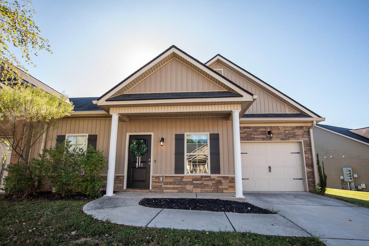 915 Erika Lane - Photo 1