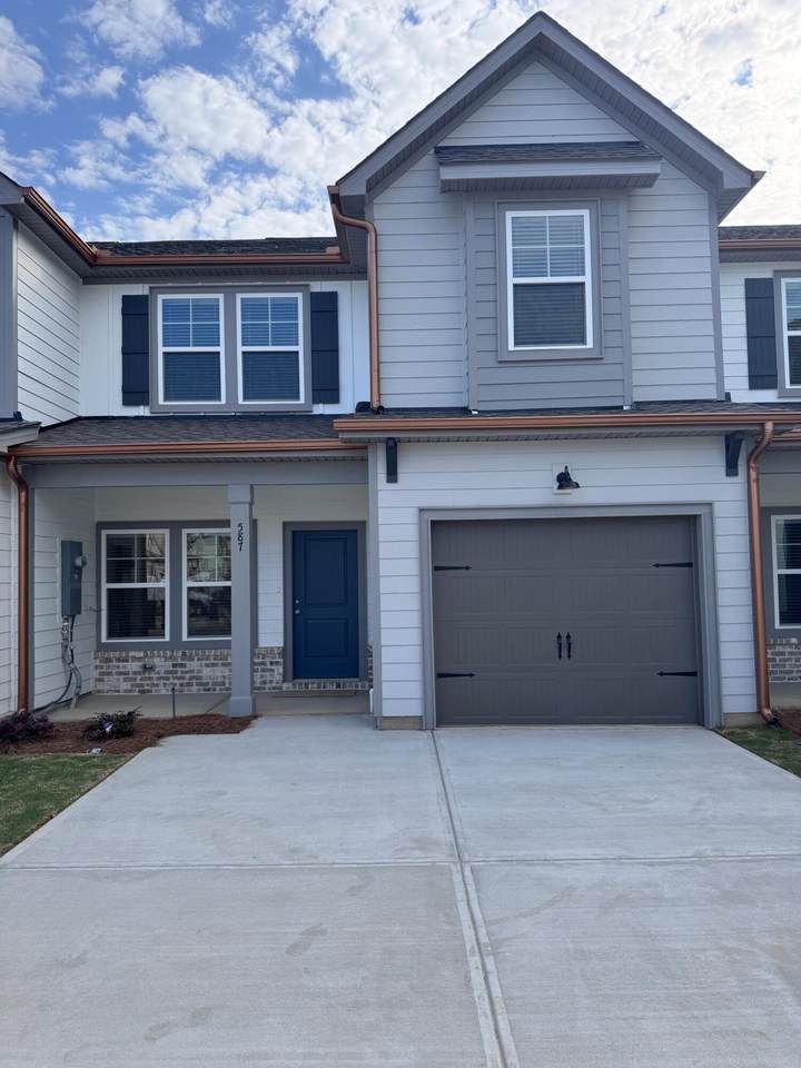587 Yuma Lane - Photo 1