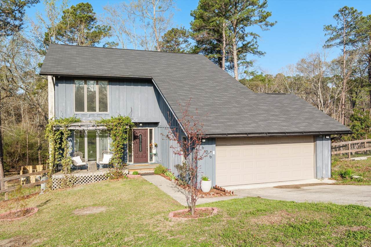 606 Ridge Way - Photo 1