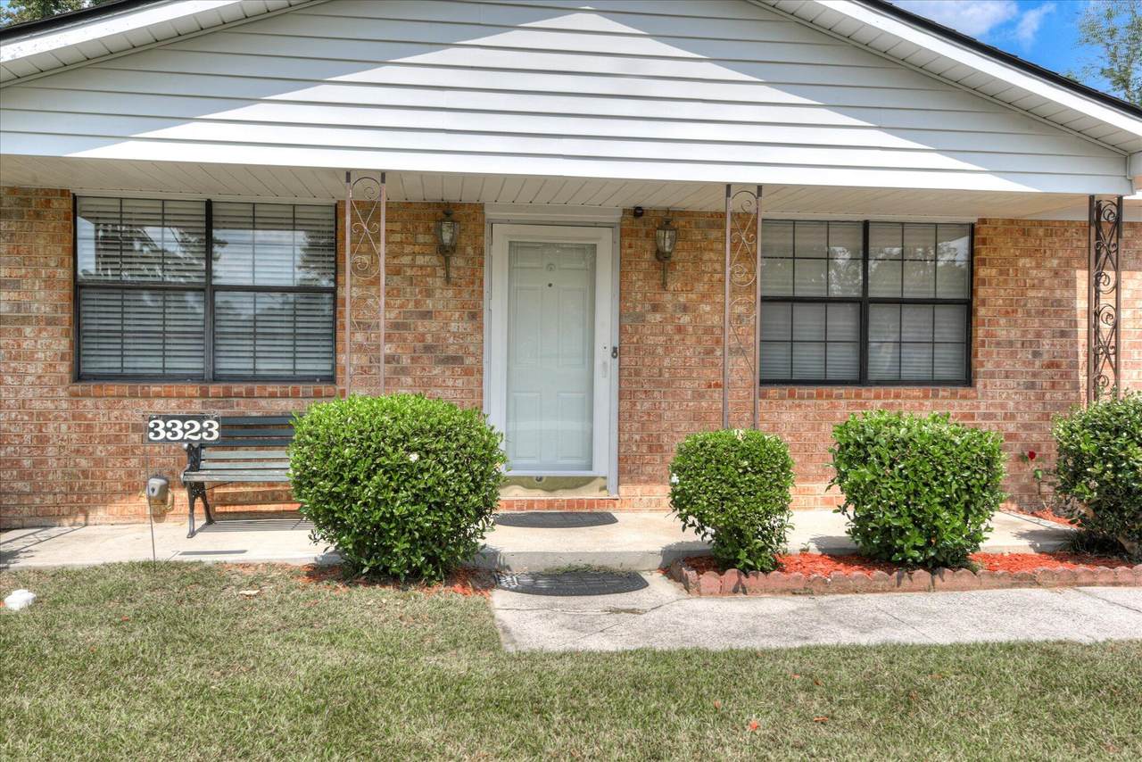 3323 Ravenwood Drive - Photo 1