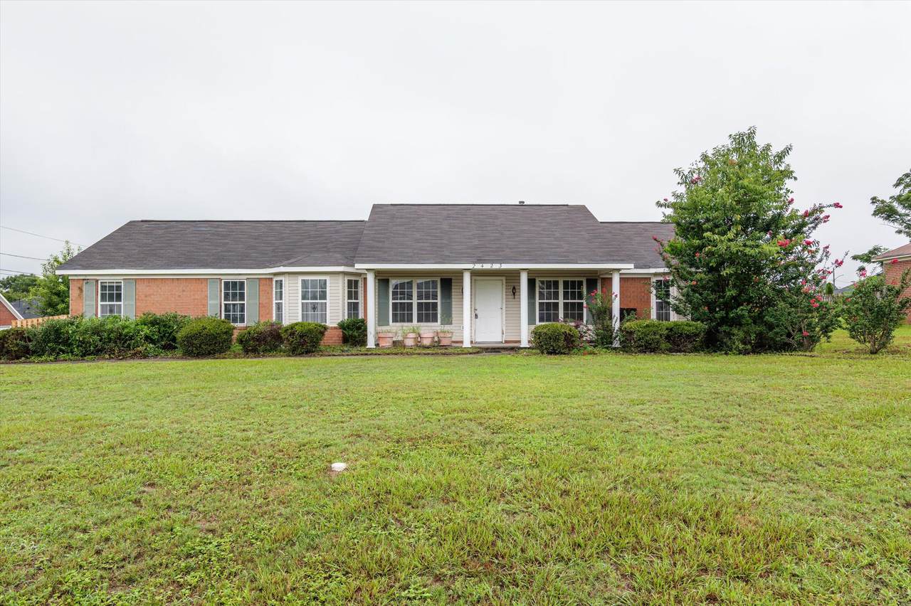 2423 Ramblewood Drive - Photo 1