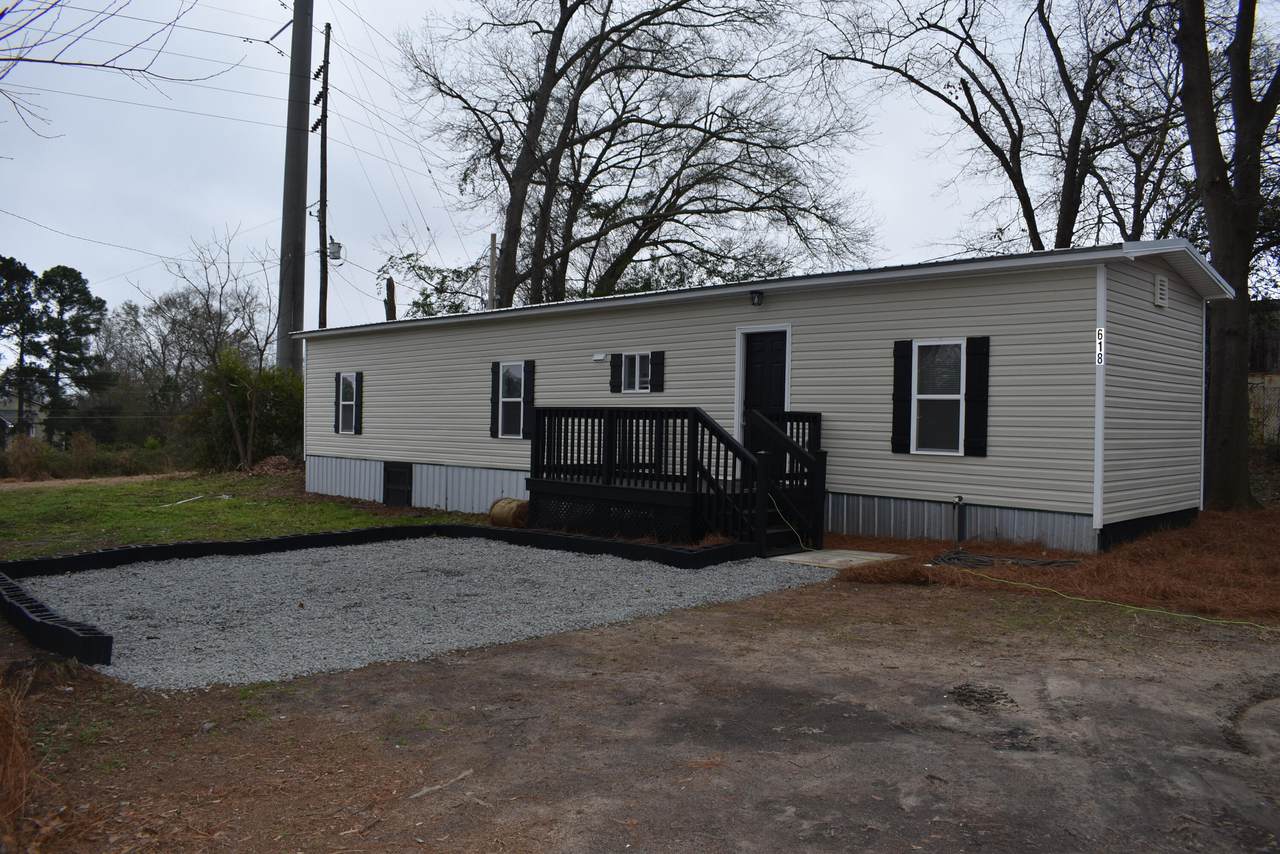 618 Hutchinson Drive - Photo 1