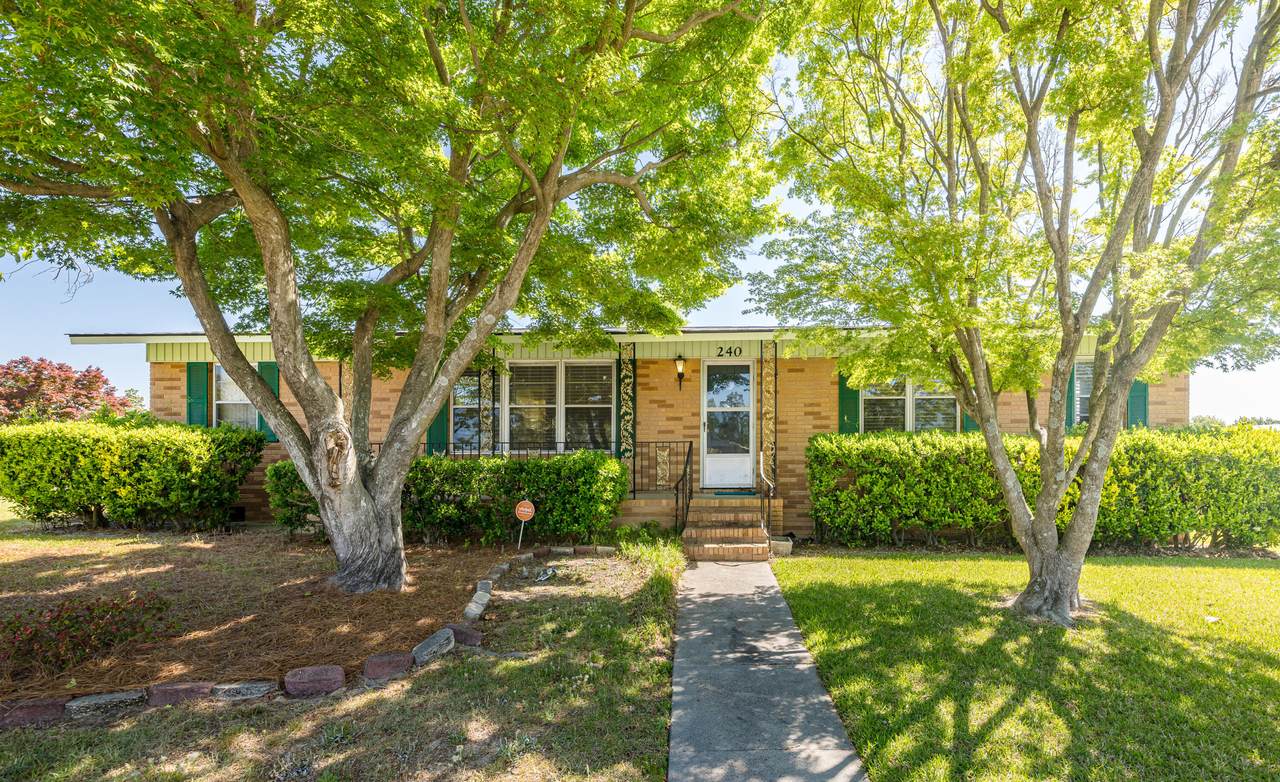 240 Maywood Drive - Photo 1