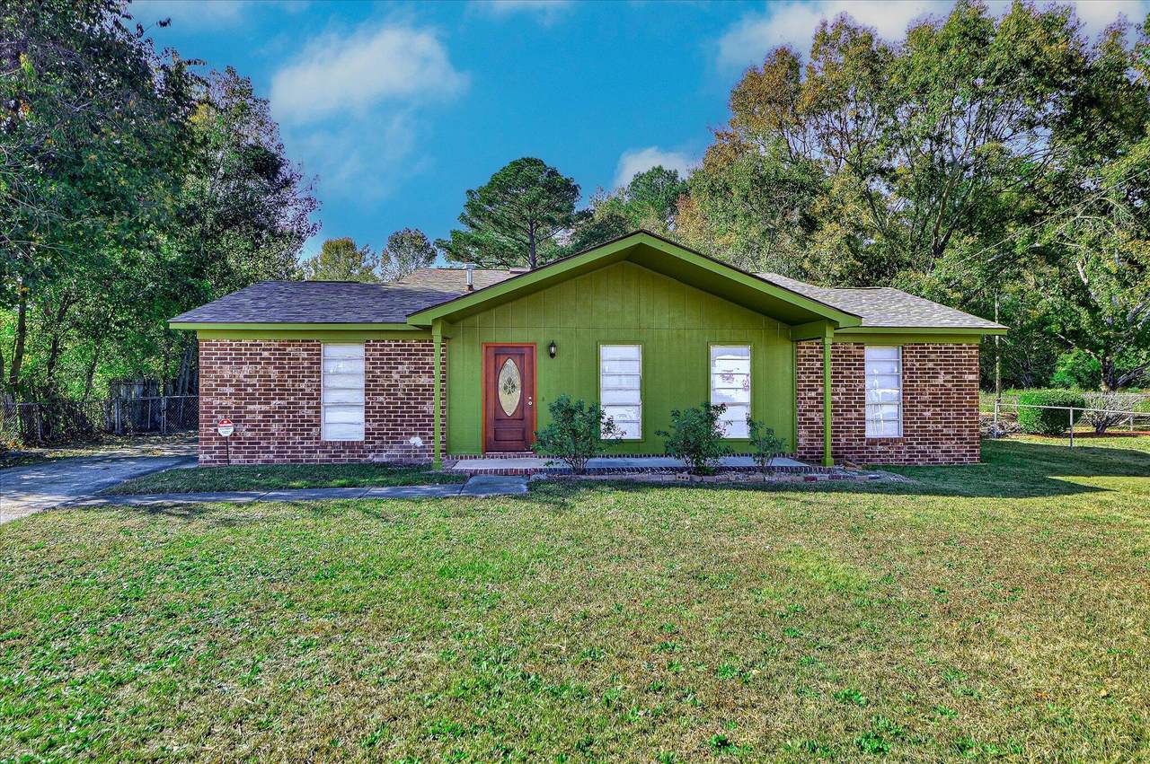 1847 Formosa Drive - Photo 1